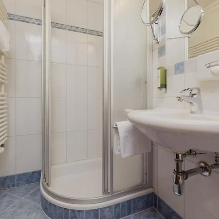 Отель Tauernhof 4*