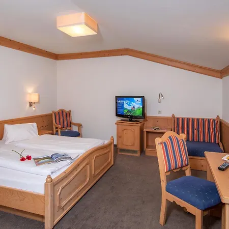 Отель Tauernhof 4*