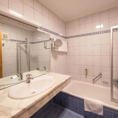 Tauernhof Капрун