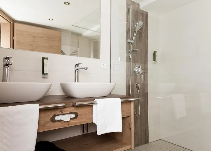 Ξενοδοχείο Tauernhof 4*